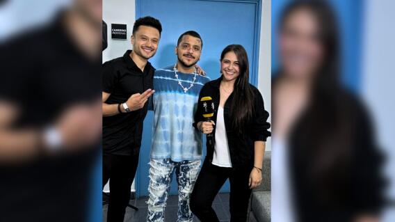 Christian Nodal probando dulces con Diana Medina y Jhon Carrero Christian Nodal probando dulces con Diana Medina y Jhon Carrero