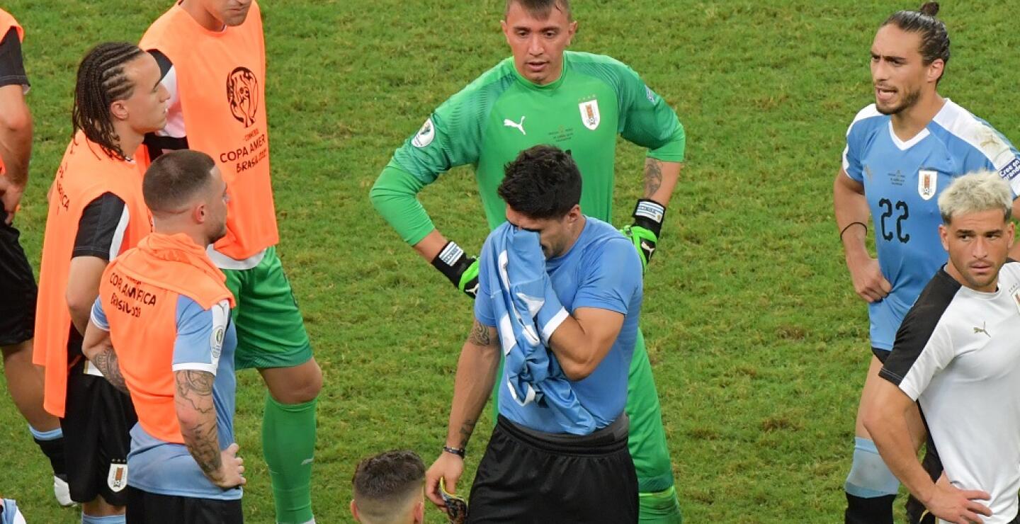 337671_BLU Radio. Inconsolable llanto de Luis Suárez // Foto: AFP