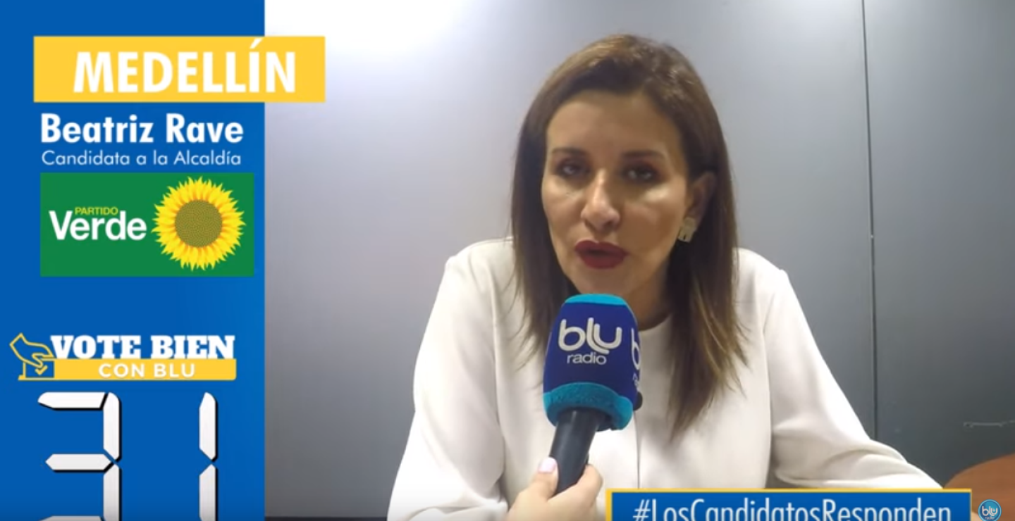 346019_BLU Radio. Beatriz Rave responde preguntas en BLU Radio / Foto: BLU Radio