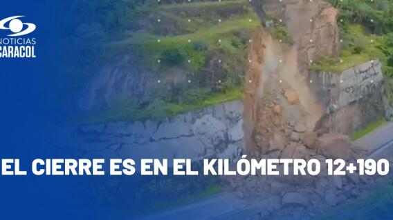 Gigantesco derrumbe bloquea la Ruta del Sol, en Cundinamarca Gigantesco derrumbe bloquea la Ruta del Sol, en Cundinamarca