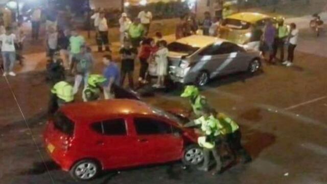 “Iba como alma que lleva el diablo”: conductor borracho causó pánico al chocar varios vehículos 