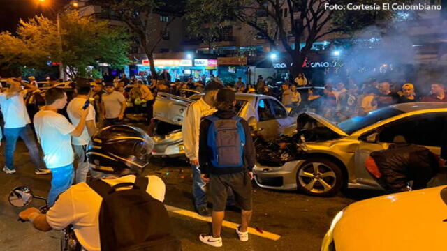 Dos personas heridas por choque de cinco automóviles en La 33, occidente de Medellín