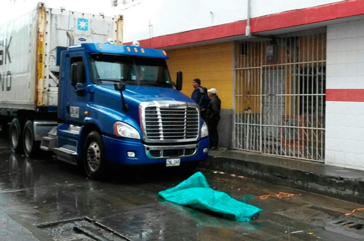 hombre-de-la-calle-accidente-santa-elena-nota.jpg