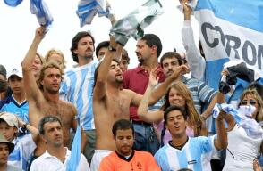 281574_hinchasargentina_120618afpe.jpg