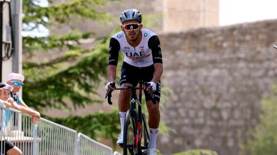 Juan Sebastián Molano, ciclista colombiano del UAE Team Emirates, en medio de la etapa 5 de la Vuelta a España 2023 Juan Sebastián Molano, ciclista colombiano del UAE Team Emirates, en medio de la etapa 5 de la Vuelta a España 2023