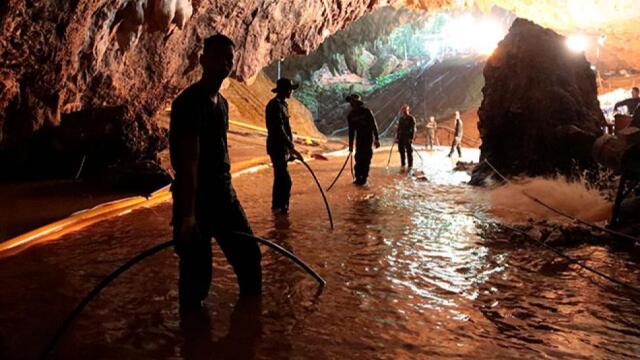 Luz al final de la cueva: rescatan a los 12 niños y el profesor que estaban atrapados en Tailandia Luz al final de la cueva: rescatan a los 12 niños y el profesor que estaban atrapados en Tailandia