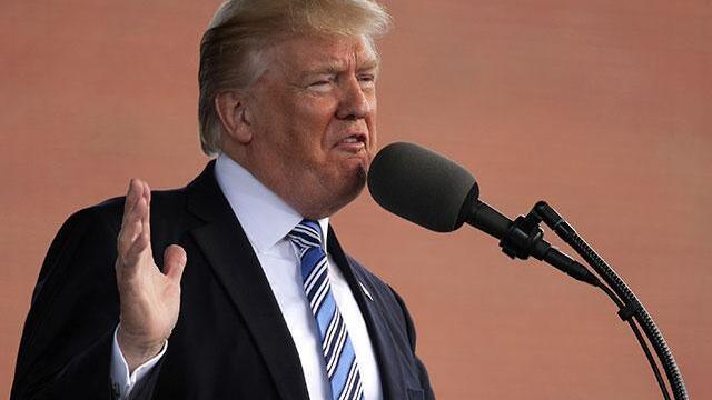 Trump califica de “caza de brujas” investigación de supuestos nexos de su campaña con Rusia 