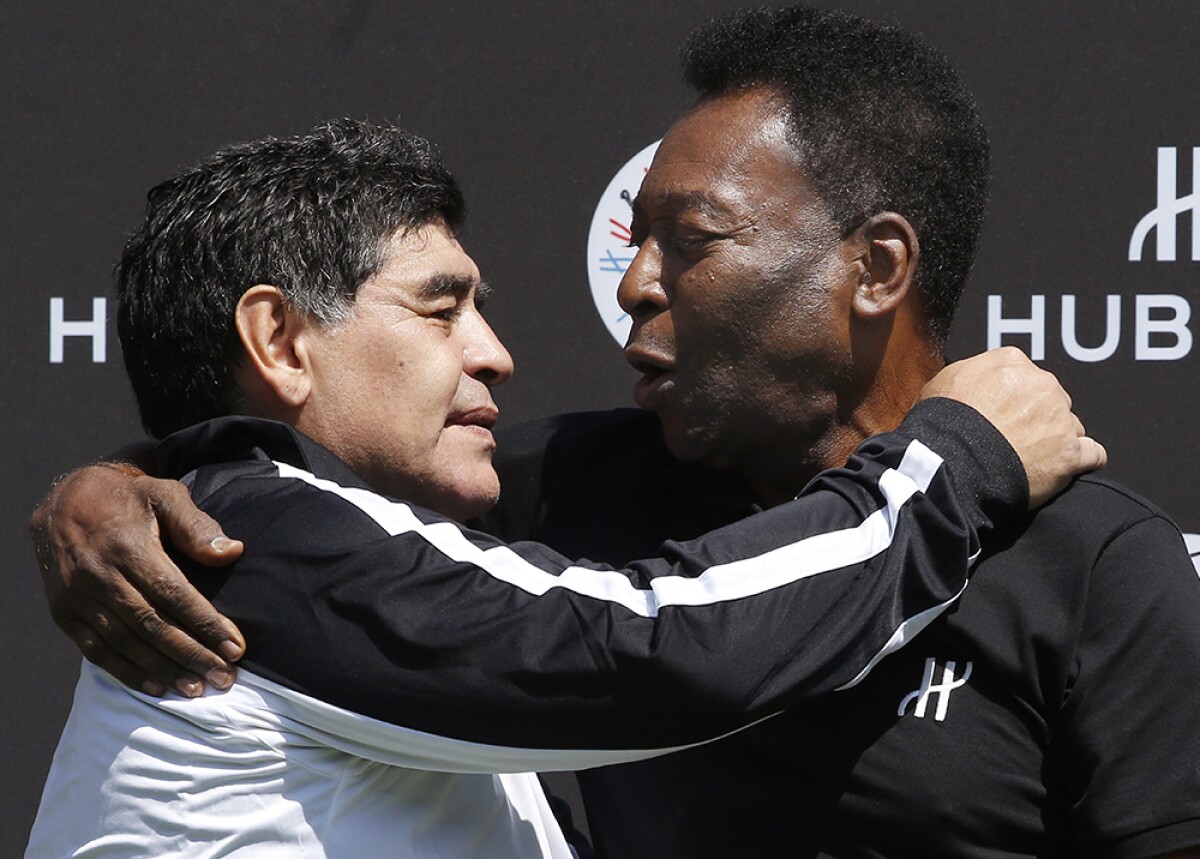 140612_Maradona y Pelé en París - Foto: AFP