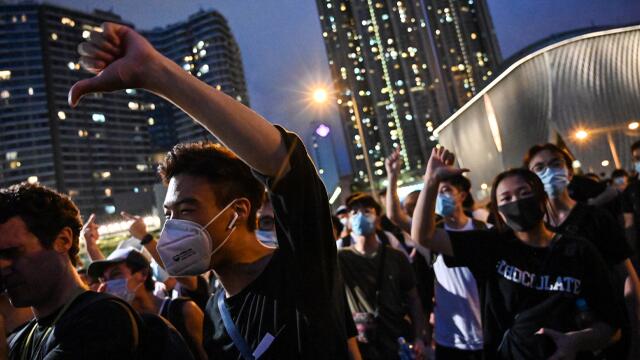 Disturbios entre Policía y manifestantes en nueva jornada de protestas en Hong Kong Disturbios entre Policía y manifestantes en nueva jornada de protestas en Hong Kong