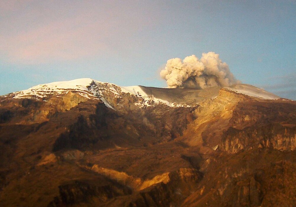 Volcán Nevado del Ruiz.jpg