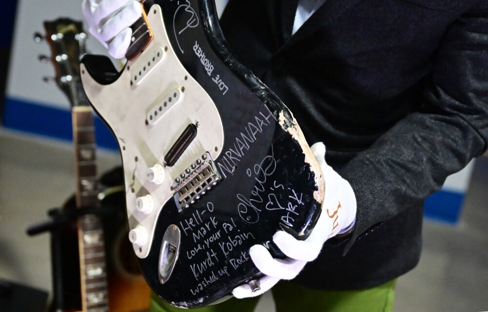 Guitarra de Kurt Cobain subasta en 600.000 dólares