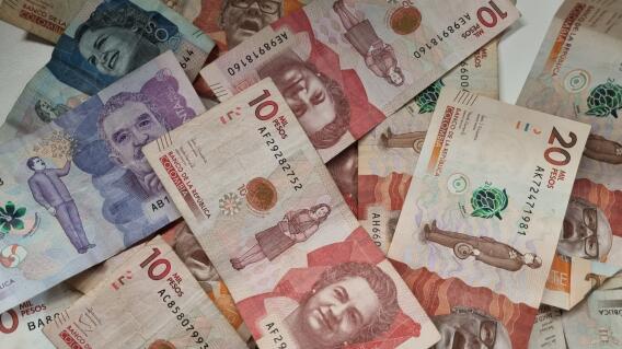Dinero colombiano - peso colombiano Dinero colombiano - peso colombiano