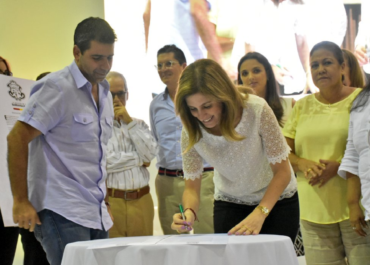 265801_Alejandro Char durante la socialización de la alianza que realizó con empresarios. Foto: twitter: @AlejandroChar