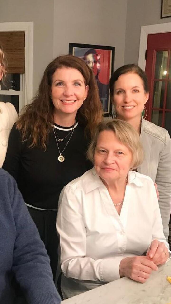 Mujer de 55 años dice tener 13 porque nació en año bisiesto: “Puedo ser joven para siempre”