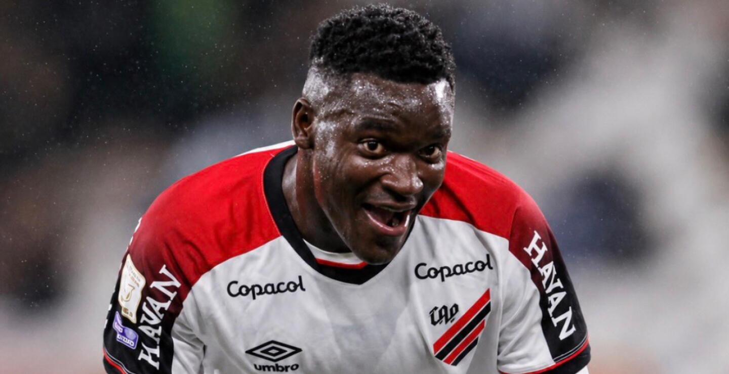 Kevin Viveros, delantero del Athletico Paranaense.