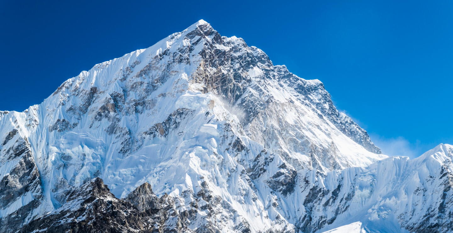 Al menos 10 alpinistas y guías están desaparecidos tras avalancha en el Himalaya