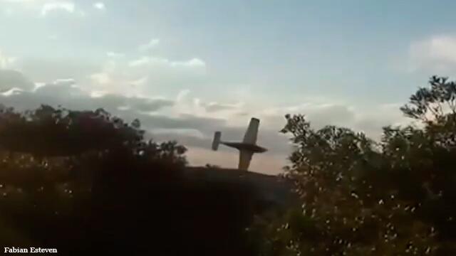 Se salvaron de milagro dos mujeres que viajaban en una avioneta que se precipitó y explotó