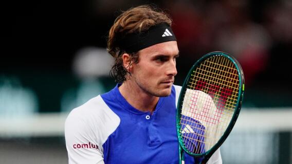 Stefanos Tsitsipas, tenista griego, celebra su victoria sobre Francisco Cerúndolo, en el Masters 1.000 de París 2024 Stefanos Tsitsipas, tenista griego, celebra su victoria sobre Francisco Cerúndolo, en el Masters 1.000 de París 2024