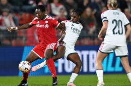 Linda Caicedo en acción de juego en Bayern Múnich vs. Real Madrid por Champions League femenina. 