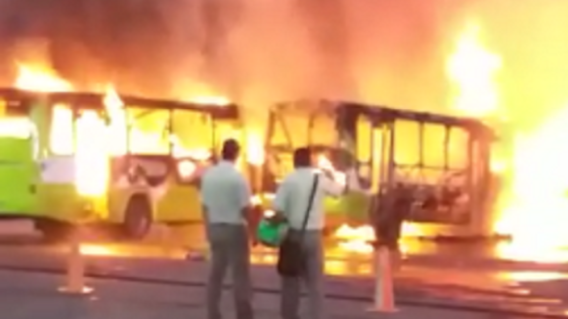 328932_BLU Radio, Incendio en buses de Metrolínea / Foto: BLU Radio