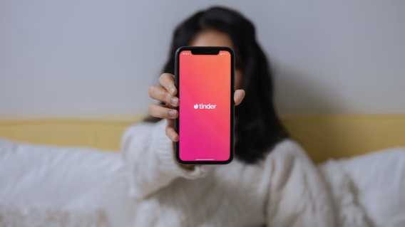 Con más de 530 millones de usuarios, Tinder lidera el mercado internacional de aplicaciones de citas. Con más de 530 millones de usuarios, Tinder lidera el mercado internacional de aplicaciones de citas.