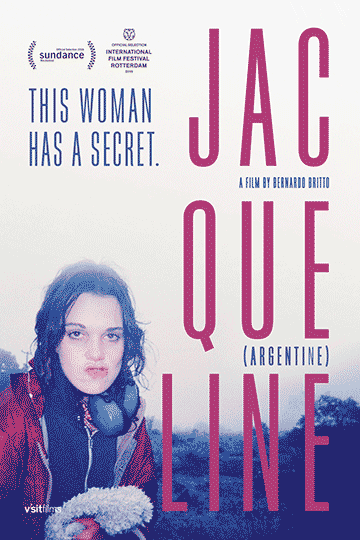 571367_Jacqueline: Un director de cine presenta al sujeto de su documental, la bella Jacqueline Dumont, un joven francesa que asegura haber descubierto una conspiración oculta de asesinato. Aunque inseguro de la veracidad de la excéntrica Jacqueline, el director contrata a un par de practicantes. Juntos, se dirigen al holístico retiro en Argentina, donde ella está escondida, para explorar sus declaraciones y filmar su historia.