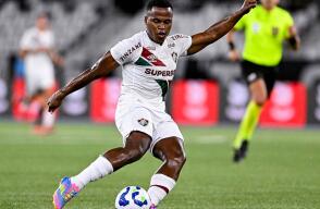 Jhon Arias en acción de juego con Fluminense frente a Botafogo por el Brasileirao. 