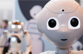 318310_Blu Radio // Robot // Foto: AFP