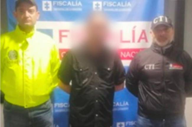 acusado de abusar de sus dos hijos