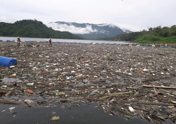 CONTAMINACIÓN EMBALSES.jpg