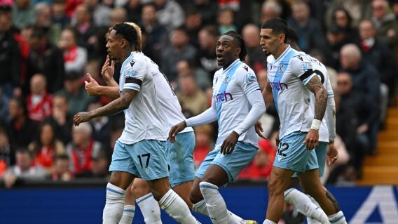 Jugadores del Crystal Palace en un duelo de Premier League. Jugadores del Crystal Palace en un duelo de Premier League.