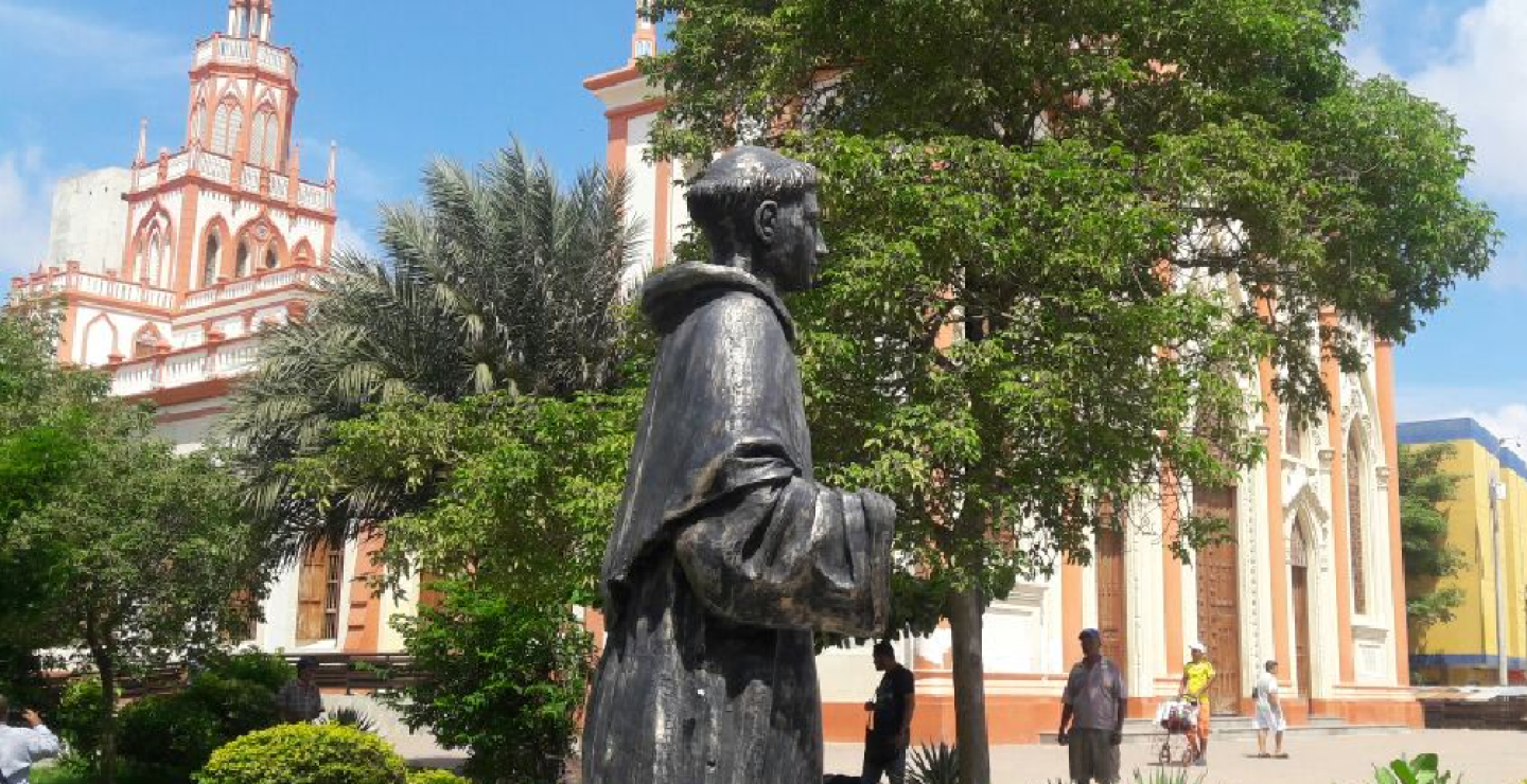 271947_Las manos fueron cortadas de la estatua, la cual está hecha con yeso. Foto: Juan Carlos Miranda