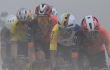 Egan Bernal (INEOS Grenadiers), el mejor ciclista colombiano de la clasificación general, junto a Brandon Rivera, su gregario