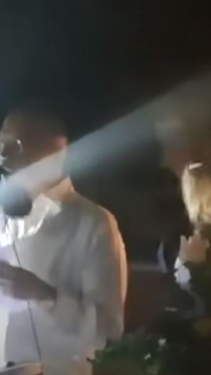 En medio de fiesta de compromiso, empresario expuso a su novia infiel: “Querida, sé lo enamorada que estás de él”