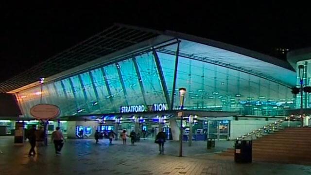 Ataque con ácido en Londres dejó a seis personas lesionadas Ataque con ácido en Londres dejó a seis personas lesionadas