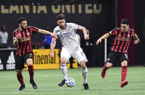 334746_Acción de juego de la MLS