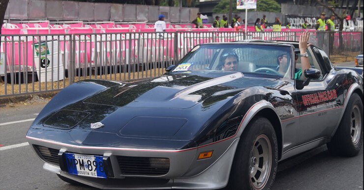 33-autos-antiguos-feria-de-cali-2015.jpg