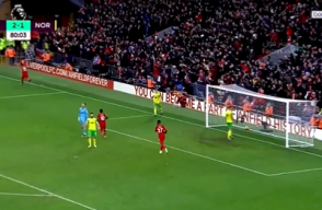 Luis Díaz jugando en el Liverpool