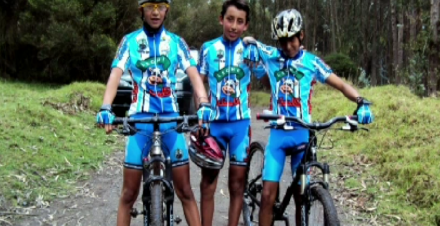 339675_BLU Radio // Egan Bernal, de niño a campeón // Foto: Cortesía Noticias Caracol