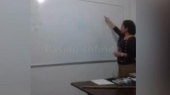 8829_La Kalle - Niña fantasma en salón de clases - Foto YouTube 8829_La Kalle - Niña fantasma en salón de clases - Foto YouTube