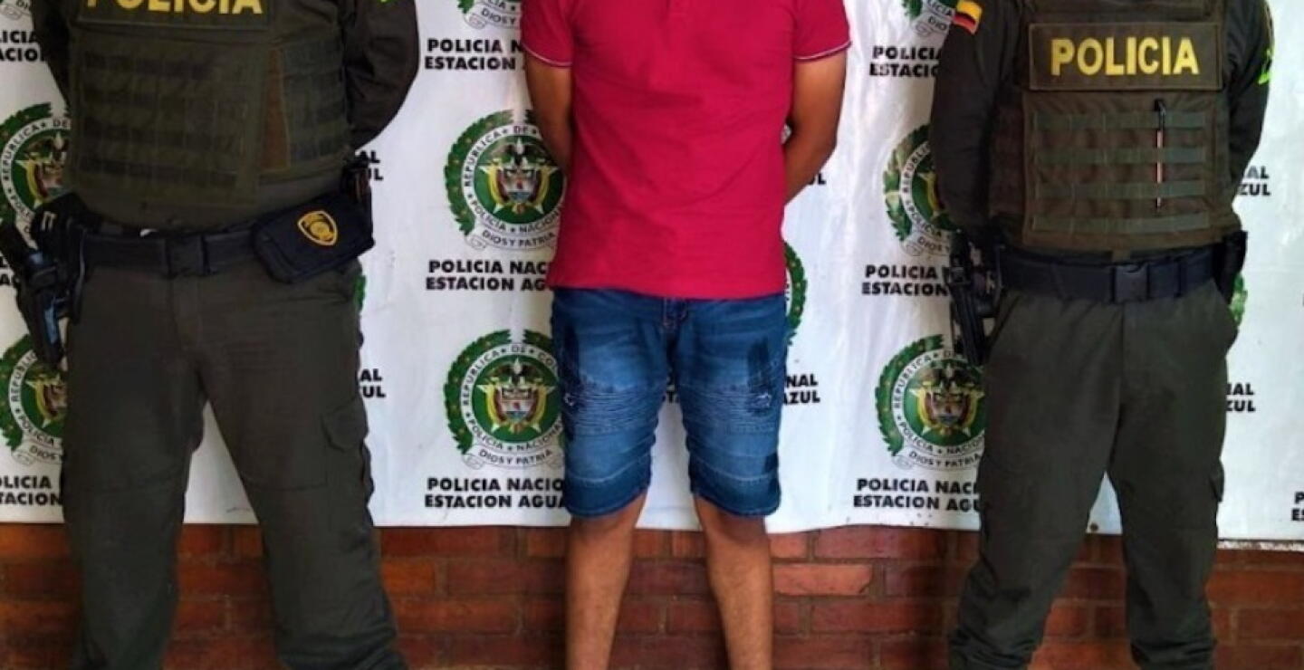 Joven capturado luego de ser visto golpeando a su mamá con un palo 