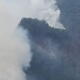 Voraz incendio forestal amenaza al Cerro de Barco reserva forestal, en El Peñón, Santander. jpg