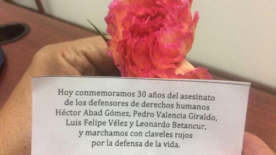 290275_BLU Radio. Marcha claveles / Foto: Daniel Suárez