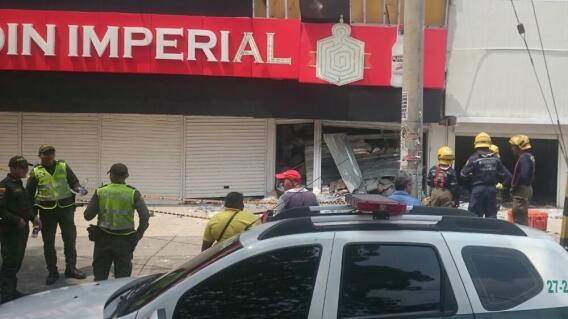 294294_Blu Radio Un herido dejó desplome de losa en el sur de Cali / Foto: Cortesía Bomberos Cali