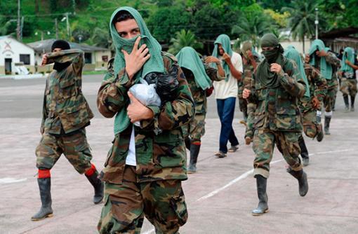 49821_130369-paramilitares-bandas-criminales-bacrim-foto-afp_0.jpg