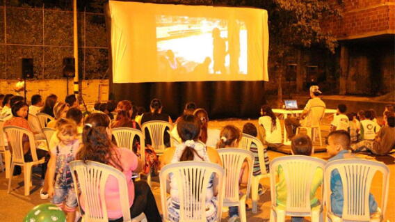 290915_cine-comuna-13_1.jpg