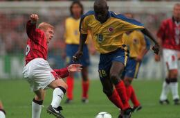 Freddy Rincón en juego con la Selección Colombia contra Inglaterra. 