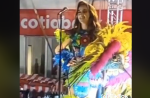 Modelo se electrocuta en pleno desfile