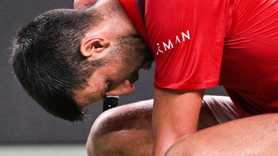 Novak Djokovic, tenista serbio, bajo unas duras condiciones climáticas en el Masters 1000 de Shanghái Novak Djokovic, tenista serbio, bajo unas duras condiciones climáticas en el Masters 1000 de Shanghái