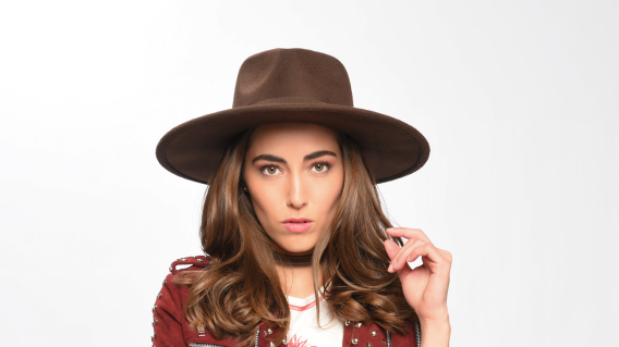 Yare Santana es Gaby Reyes en Pasión de Gavilanes, la dinastía indomable. Yare Santana es Gaby Reyes en Pasión de Gavilanes, la dinastía indomable.